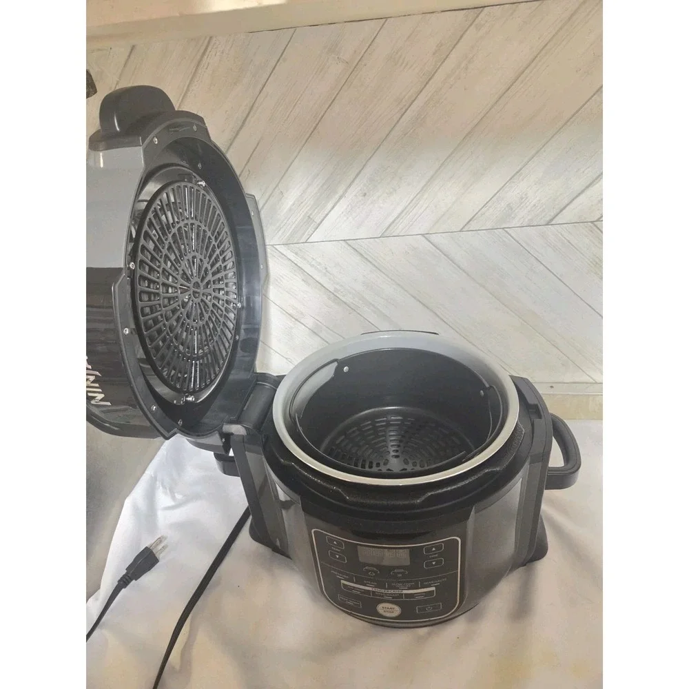 Ninja Foodi  10‑in‑1  6.5‑Qt Pro Pressure Cooker & Air Fryer OP301 107 NICE READ